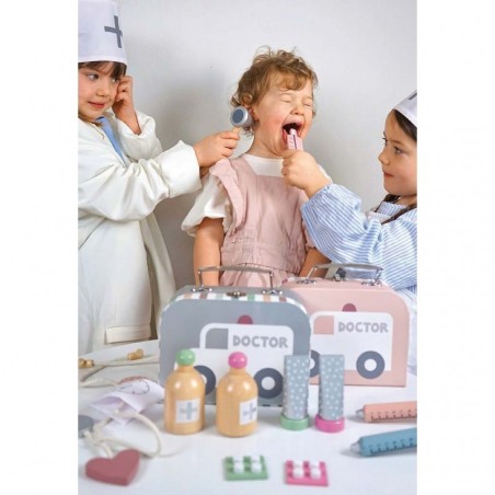 Arstikohver lastele, hall