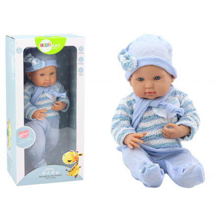 Beebinukk, triibuline kampsun, müts, sinine sall