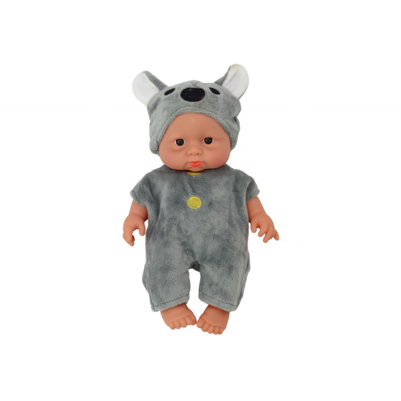 Väike beebinukk, hallid riided, koaala müts