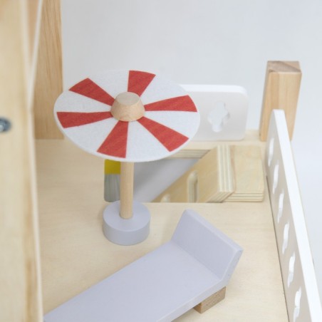 Puidust nukumaja komplekt nukkude ja tarvikutega