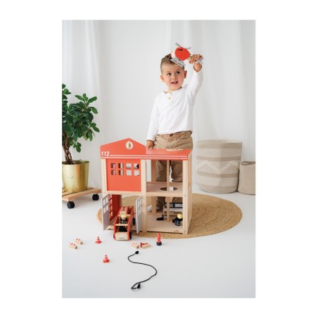 Suur puidust tuletõrje maja koos aksessuaaridega