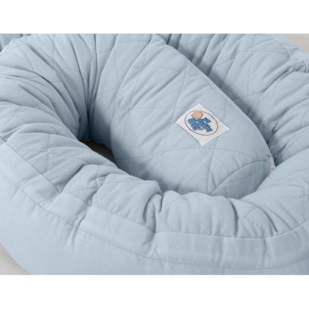 Tepitud beebipesa 2in1 voodipehmendus, helesinine