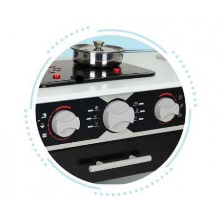 Puidust köök pliidi, ahju ja aksessuaaridega