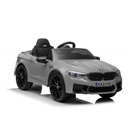 Elektriauto BMW M5 hõbedane