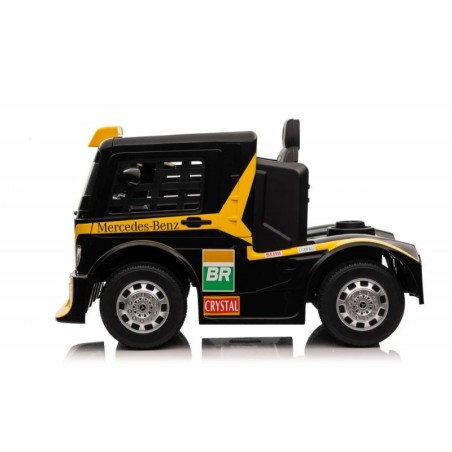 Elektriauto Mercedes kollane