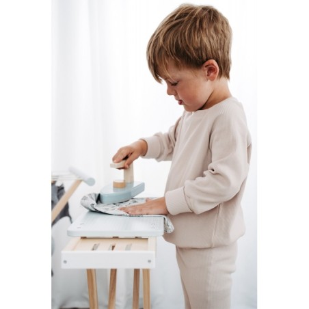 Triikimislaud triikrauaga