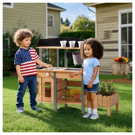 Puidust laste mudaköök õueköök