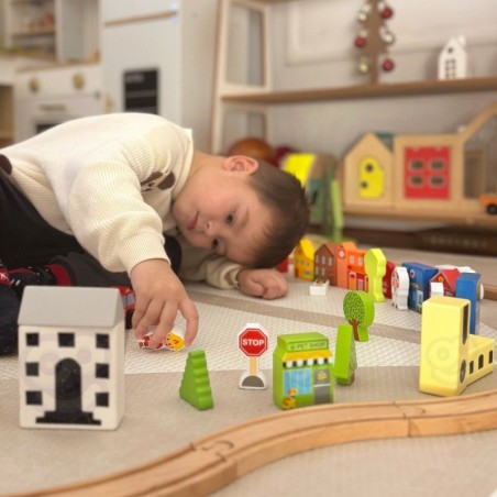 Puidust hoonete ja figuuride komplekt Linn