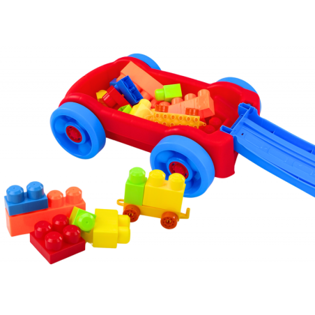 Klotside komplekt sinise ja punase ratastega kärus