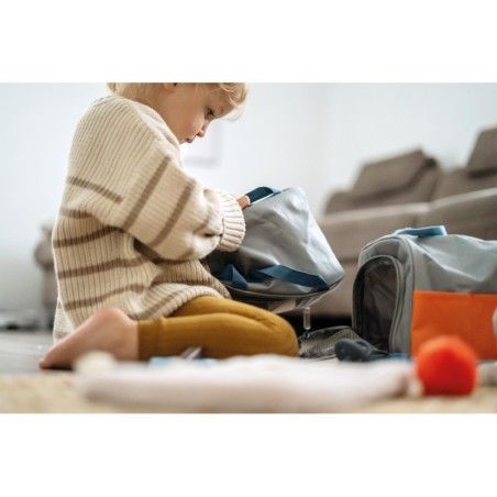 Kass kandekoti ja hoolduskomplektiga