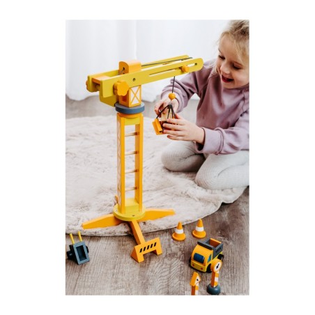 Puidust kraana koos ehitusplatsi tarvikutega