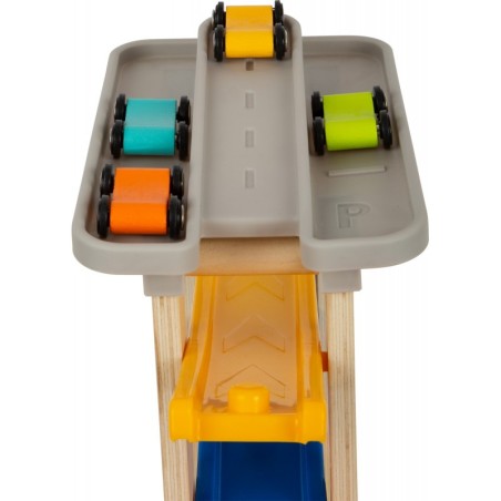 XL võidusõidurada koos parkimistekiga