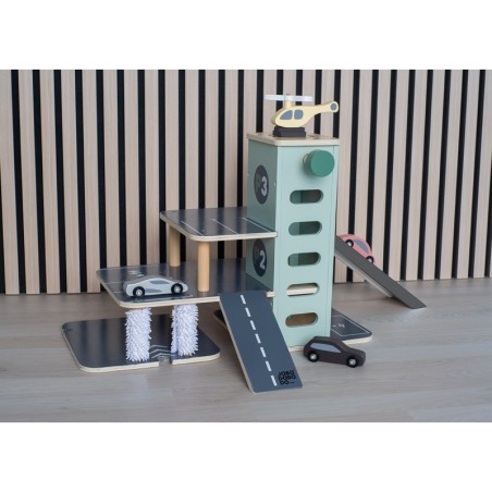 Puidust parkimismaja, pesula ja liftiga