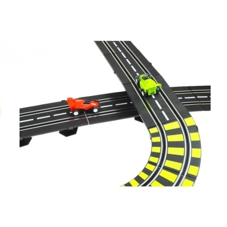 Imeline kaherajaline võidusõidurada, pikkus 1157 cm