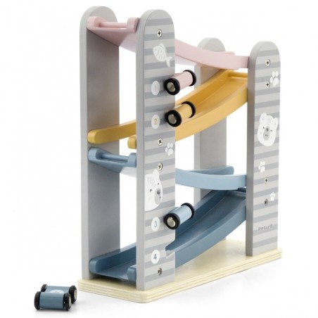 Puidust rallirada autodele võidusõidurajal