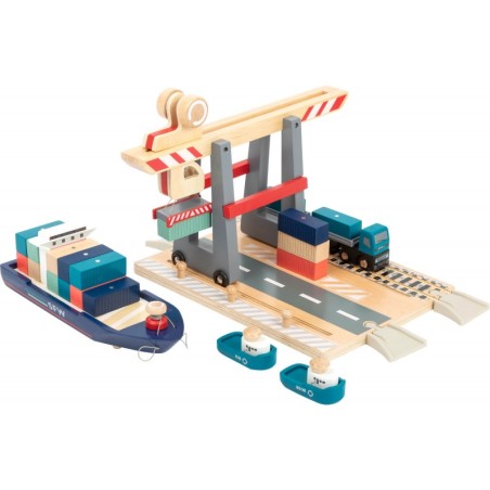 Konteinerterminal koos tarvikutega