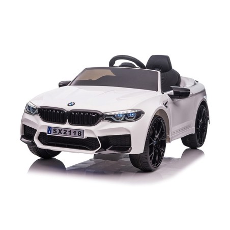 Elektriauto BMW M5, muusika, nahkiste