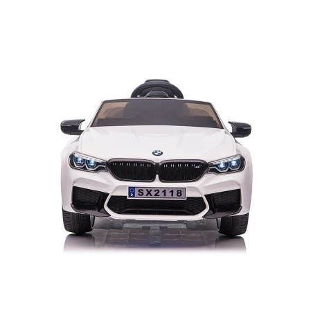 Elektriauto BMW M5, muusika, nahkiste