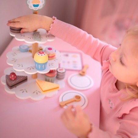 Maiustuste vaagen Puidust alus Tassikoogid Koogid