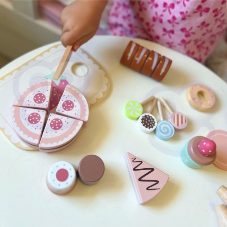 Puidust maiustuste komplekt karbis