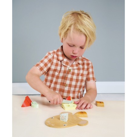 Puidust Lõigatavad juustud lõikelauaga