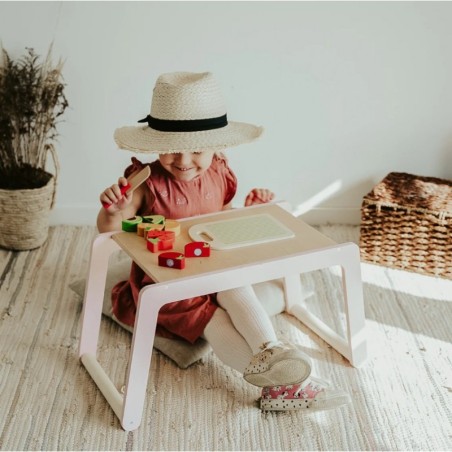 Väike puidust lastelaud