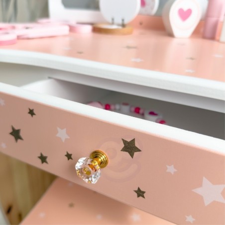 Puidust kosmeetikalaud peegli ja aksessuaaridega