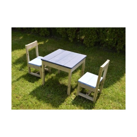 Puidust laua ja toolide komplekt