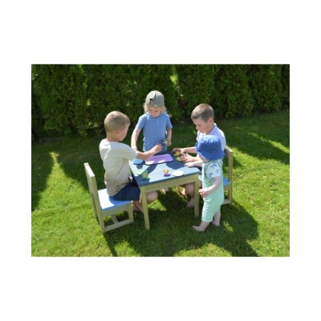 Puidust laua ja toolide komplekt