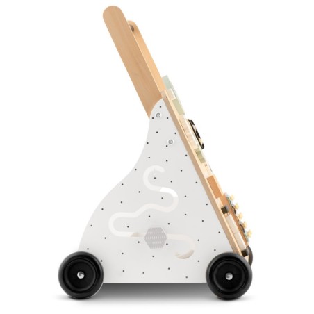 Puidust käimistugi tegeluskeskus