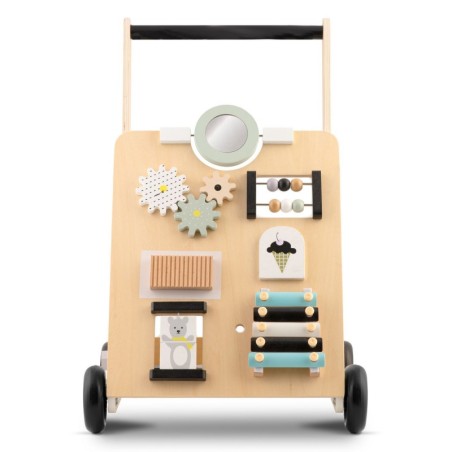 Puidust käimistugi tegeluskeskus