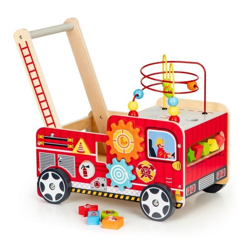 Puidust käimistugi tegeluskeskus tuletõrjeauto