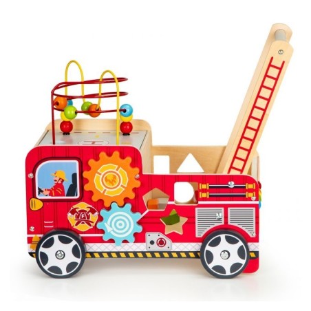 Puidust käimistugi tegeluskeskus tuletõrjeauto