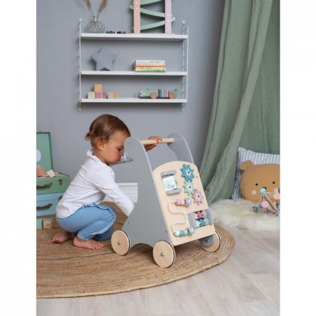 Tegeluskeskus / käimistugi, hall